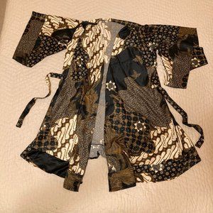 Gorgeous brand new silky kimono/robe